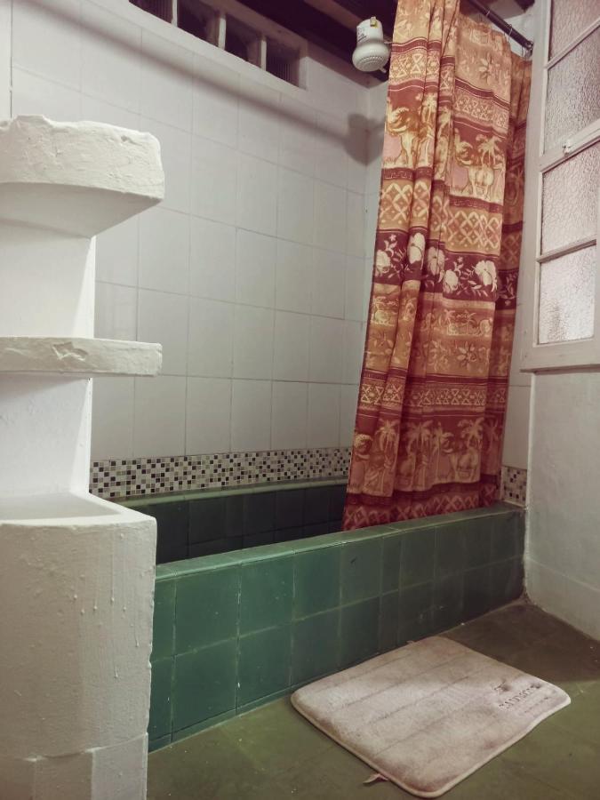 4 Grados Hostel Guatemala City ภายนอก รูปภาพ